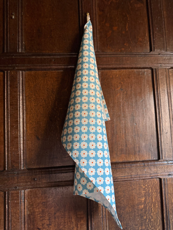 Daisy Tea Towel – Indigo & Sky Blue